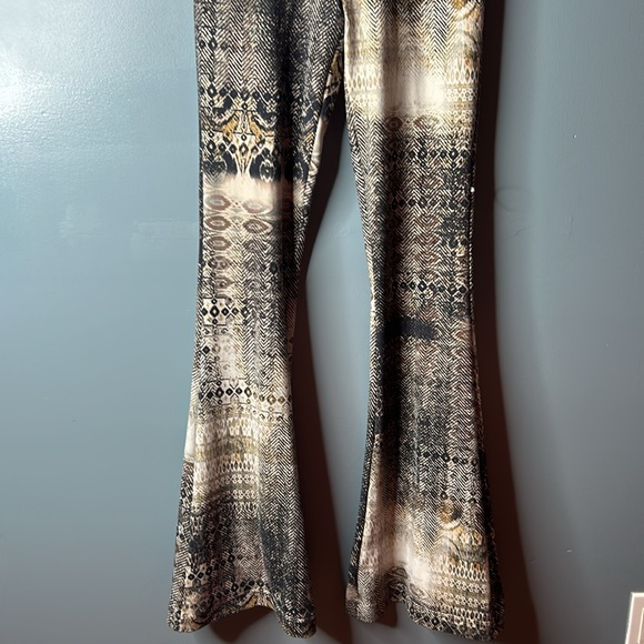 Trousers with Abstract Pattern - Picture 4 of 10